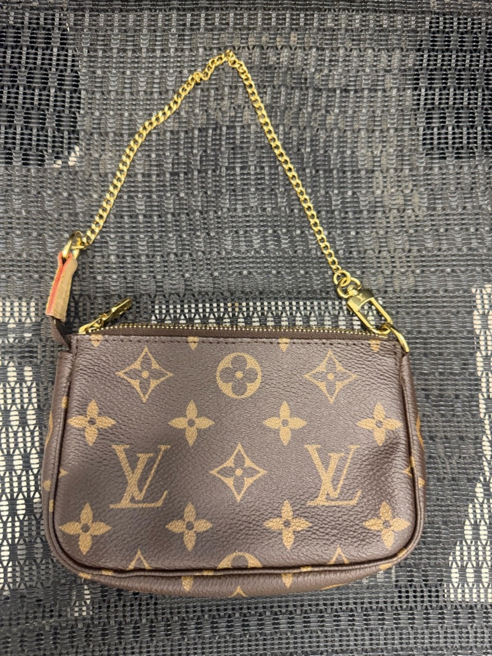 Louie Vuitton Pochette